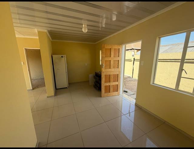 2 BEDROOM HOUSE FOR SALE IN ROSSLYN
